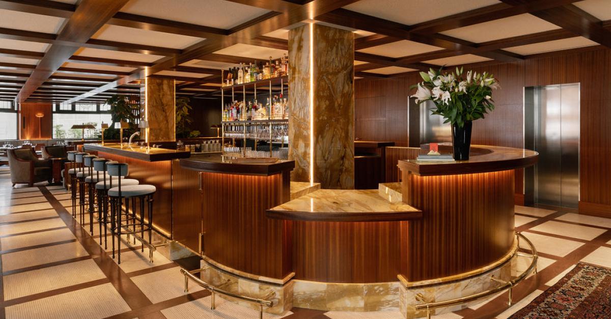 Dining or bar setting at Hôtel des Grands Voyageurs.